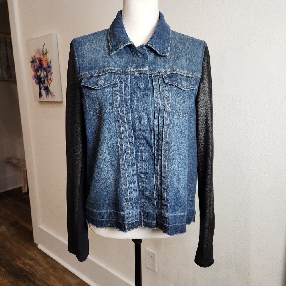 BCBG MAXAZRIA DENIM JACKET W/RAW EDGE HEM & FAUX LEATHER MIDNIGHT FALLS SIZE 6